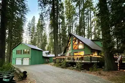 Image de Spacious Alpine Estate + Starlink + Ev Charger+ 10 min from Park Entrance