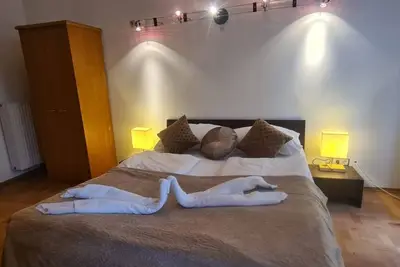 Image de Cozy City Center Retreat 2br Apt. Homelike Comfort