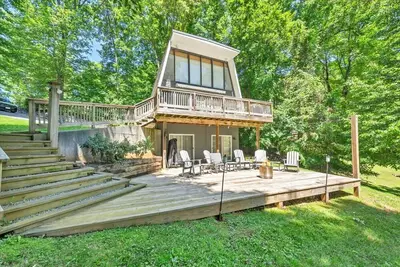 Image de Lake Chez At At - Private Lakefront Home W/ Private Dock