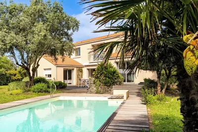 Image de Villa 'Avec Piscine - Plage 400 M' avec piscine privée, terrasse privée et Wi-Fi