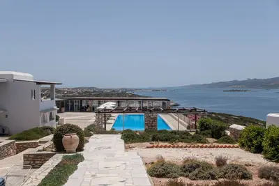 Image de Villa 'Irene's View Villas Seven' avec piscine partagée, terrasse et Wi-Fi