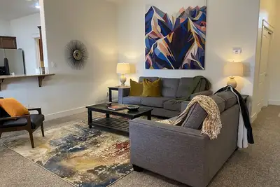 Image de A ‘Tj Rancher’ home, king beds private yard, 2. 5 bath