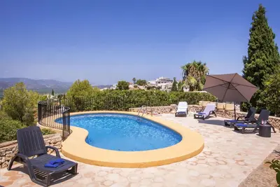 Image de Belle maison de vacances privée avec piscine privée, Wifi, climatisation, Tv, patio, parking