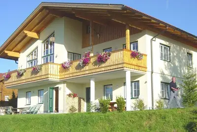 Image de Appartement \"Haus Rigl\" avec vue sur les montagnes, terrasse privée et Wi-Fi