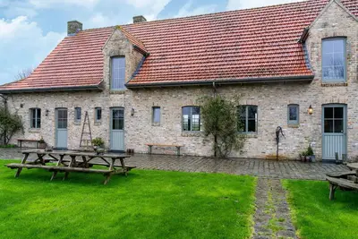 Image de Maison de groupe tout confort avec grand jardin