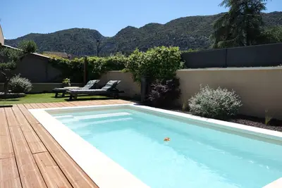 Image de Location vacances maison piscine Maubec Ls2-437.
