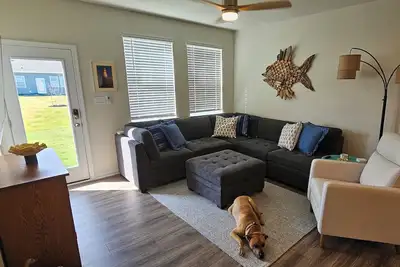 Image de Bethany entire town home in beach resort like community, community pool, families - Dog Friendly!