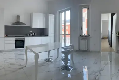 Image de Appartement-Supérieure-Salle de bain privée séparée-Vue sur Mer de côté-B&B m. . .