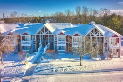 Image de This studio is a 0 bedroom(s), 1 bathrooms, located in Oro-Medonte, On.