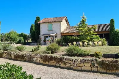 Image de Gîte confortable avec 1 chambre près de Cordes Sur Ciel avec Ac et WiFi