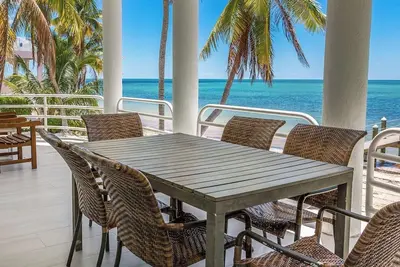 Image de Ocean`s 11. 3 Oceanfront & Beachfront, Dock, Pool,