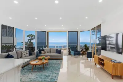 Image de Ocean Vista Escape A Lofty Beachfront Penthouse