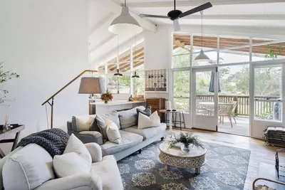 Image de Cottage Enchantment A Blooming Couples Retreat