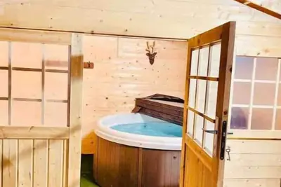 Image de Superbe appartement avec jacuzzi (le loup)