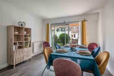 Image de Appartement pour 4 - centre - 500m de la plage
