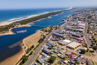 Image de Lilly G - Nestled just 250 meters from the scenic Lakes Entrance shoreline
