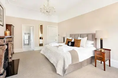 Image de Luxury Harrogate townhouse apartment with parking
