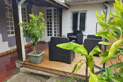 Image de A 15 minutes des plages, maison de ville avec petit jardin pour 8 personnes.