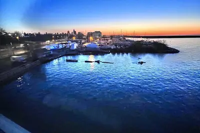 Image de Cozy 2-bedroom apartment with fitness room, WiFi in adorable Cleveland