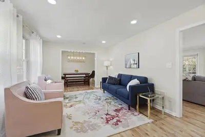 Image de Pet-Friendly 4br: Pool, Screen Porch, Fenced Yard
