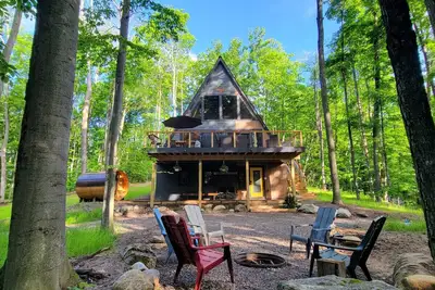 Image de Gorgeous New A-Frame w/ Sauna & Gameroom - Minutes to Pools, Golf and Skiing