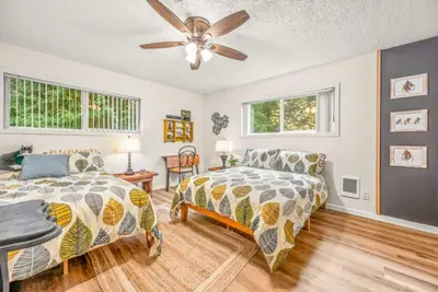 Image de Family and Pets Welcome! 2 Bd 2 Ba ~ Unique Northwest Vacation Rentals