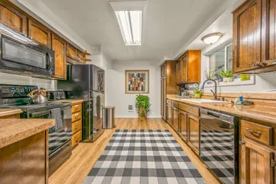 Image de New! Two Colorful Suites incl. 2 Kitchens - Unique Northwest Vacation Rentals