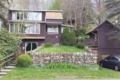 Image de Welcome to The Lake House at Historic Harvey's Lake