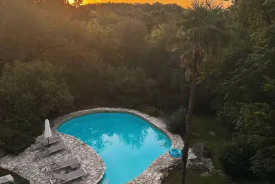 Image de Austin Paradise in the hills just 4 miles from downtown and 2 miles to Zilker.