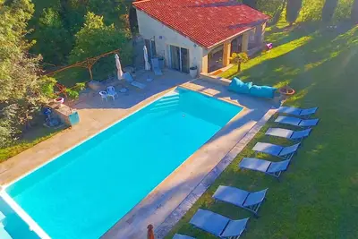Image de Belle maison Ă Simeyrols avec WiFi