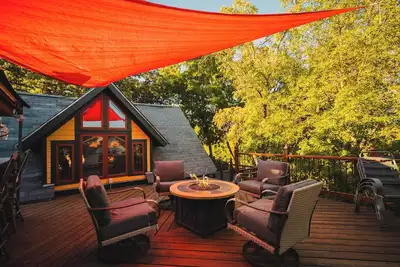Image de Unique 2 Bedroom Vrbo with Amazing Rooftop Deck & Firepit Area. Near Stillwater!