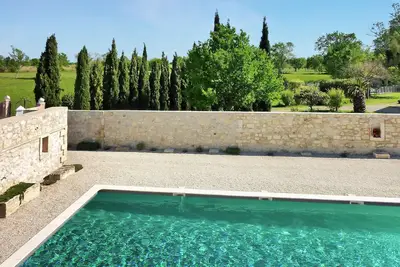 Image de Gorgeous home in Saint Martin De Crau