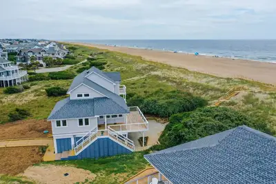 Image de Five Bedroom Oceanfront Property with private beach access