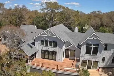 Image de 6 Bedroom Marsh front Farm House Estate - New Construction - Sleeps 20!