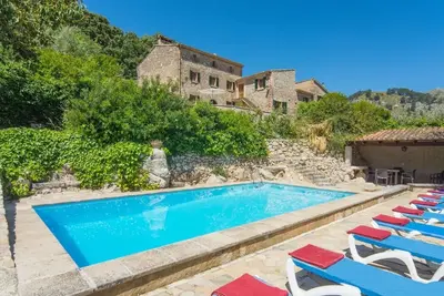 Maison de campagne \"Huguet\" avec vue sur la montagne, Wi-Fi et climatisation