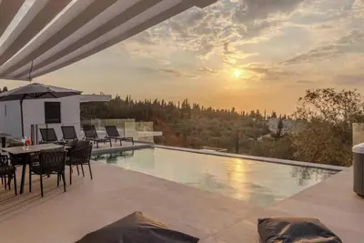 Villa 'Eleutheria' avec vue sur mer, Wi-Fi et climatisation