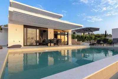 Villa 'Athina' avec vue sur mer, Wi-Fi et climatisation