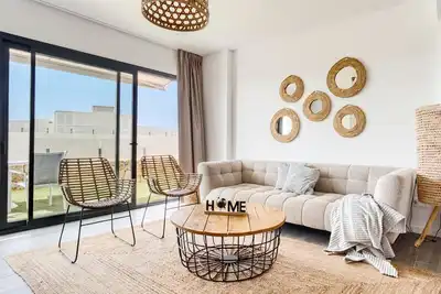 Image de Appartement \"Izabell\" avec vue sur les montagnes, piscine partagée et Wi-Fi
