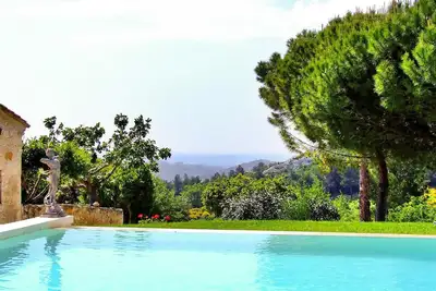 Image de Lovely home in Les Baux De Provence