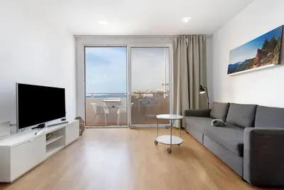 Image de Appartement de vacances 'Suite Playa Y Mar - Vue sur la mer' avec balcon, Wi-Fi et climatisation