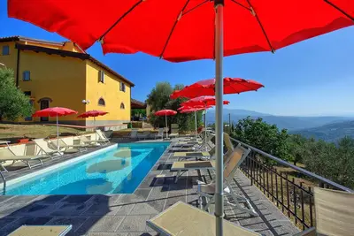 Image de Joli appartement dans une maison de vacances avec piscine, Wifi, climatisation, Tv, patio, parking