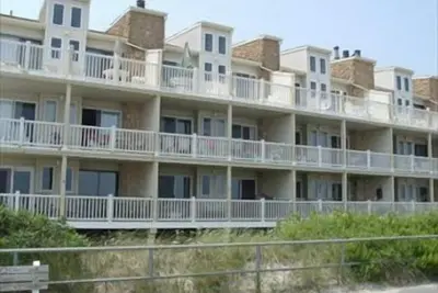 Image de 4400 Beach, Unit:105