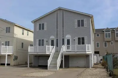Image de 3309 Landis Avenue North
