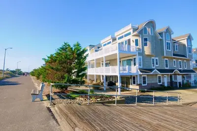 Image de 3200 Boardwalk North