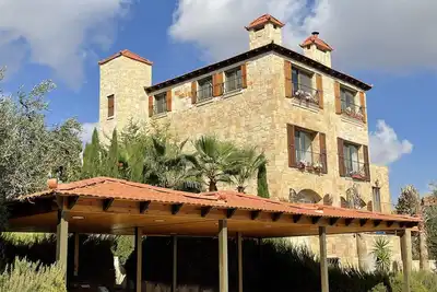 Image de Marvelous 4-bedroom villa in Amman with WiFi, Ac, Swimming Pool, Outdoor HotTub