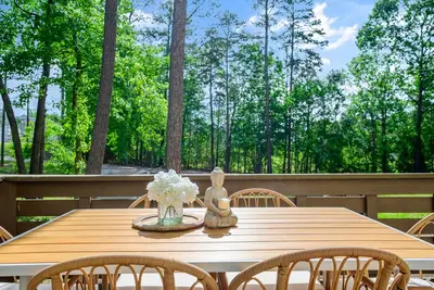 Image de Bright, 5 bedroom, 3 bathroom, Fire Pit, Ping Pong, Games