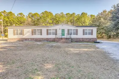 Image de Georgetown Home w/ Deck ~ 13 Mi to Black River!