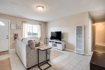 Image de Convenient Joshua Tree Apartment - Walk to Town!