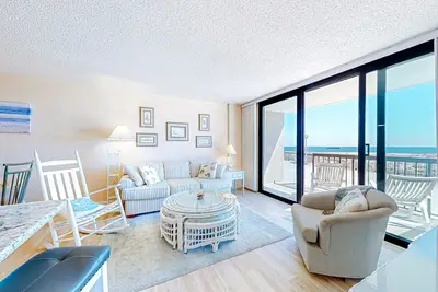Image de Sea Colony beachfront condo with 12 pools, 2 hot tubs, sauna, private beach, gym