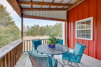 Image de Pet-Friendly Dover Cottage w\/ Deck + Mtn Views!